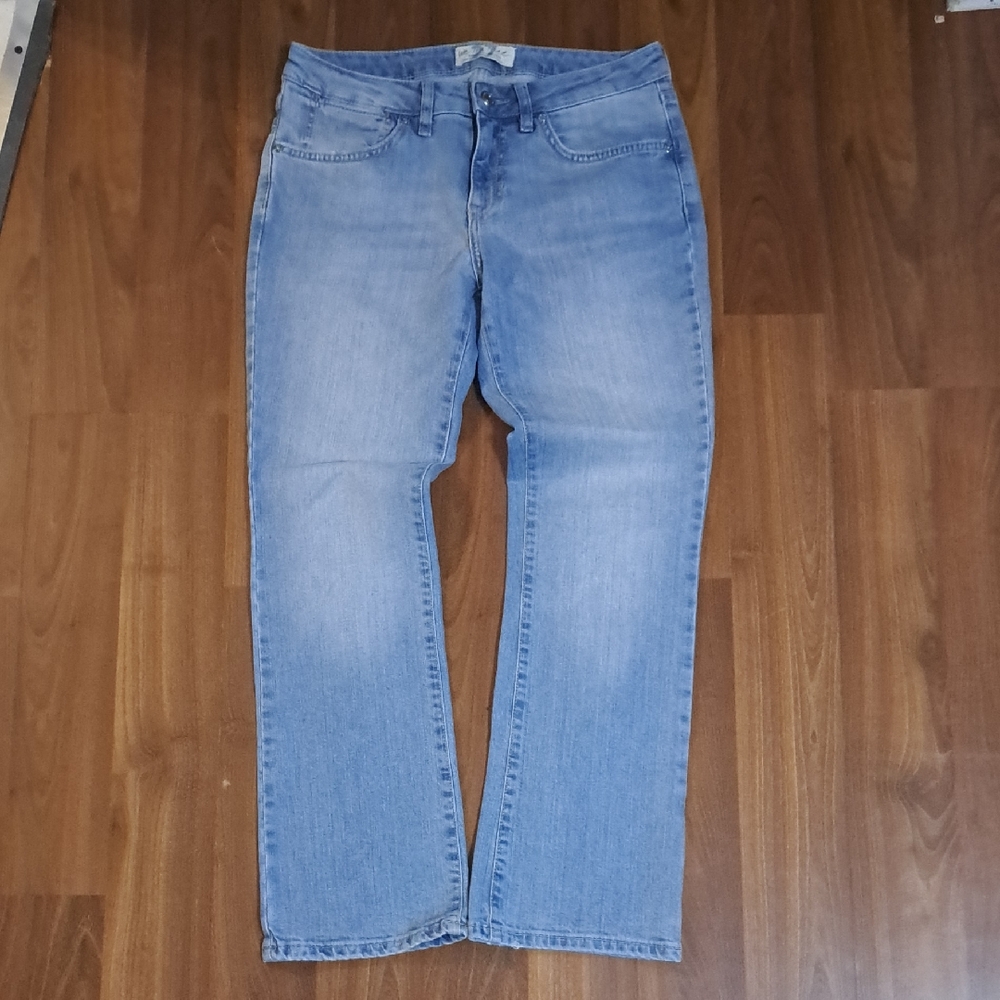 Women's Mid-Rise Straight Jeans in Light Blue